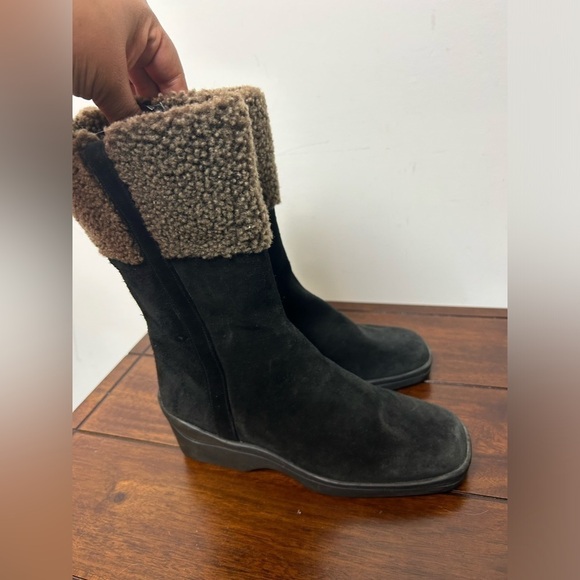 STUART WEITZMAN BLACK CHUNKY Y2K Sherpa Made in Spain Minimalist Black Booties 6 - Picture 5 of 13